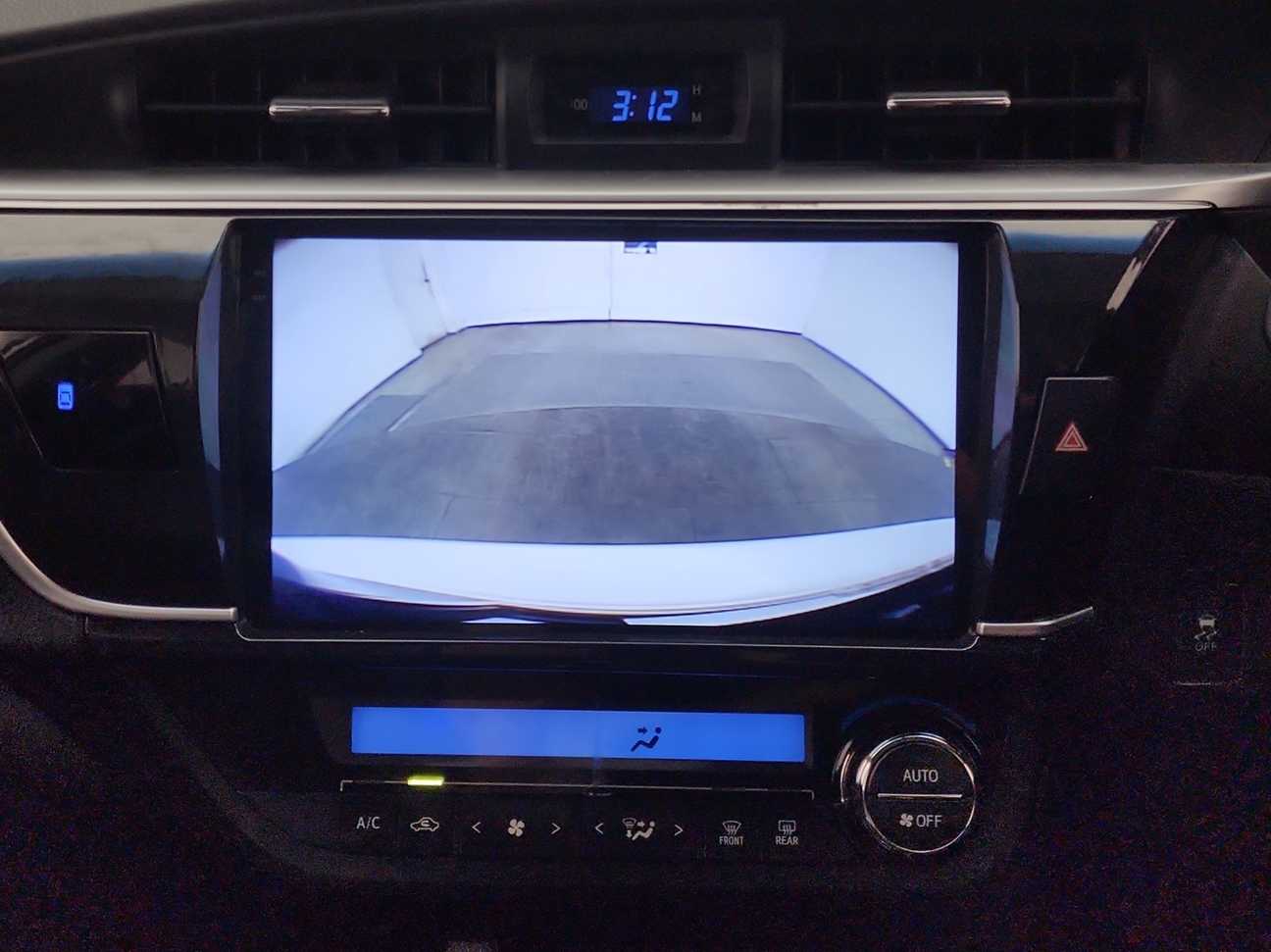 used 2014 Toyota Corolla Altis V 2.0