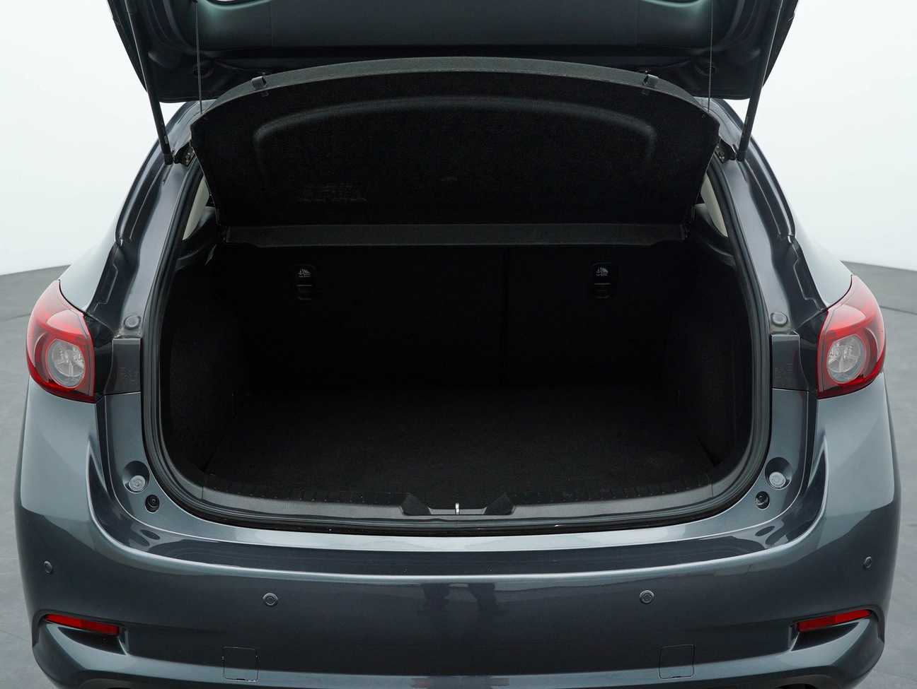 terpakai 2018 Mazda 3 SKYACTIV-G 2.0