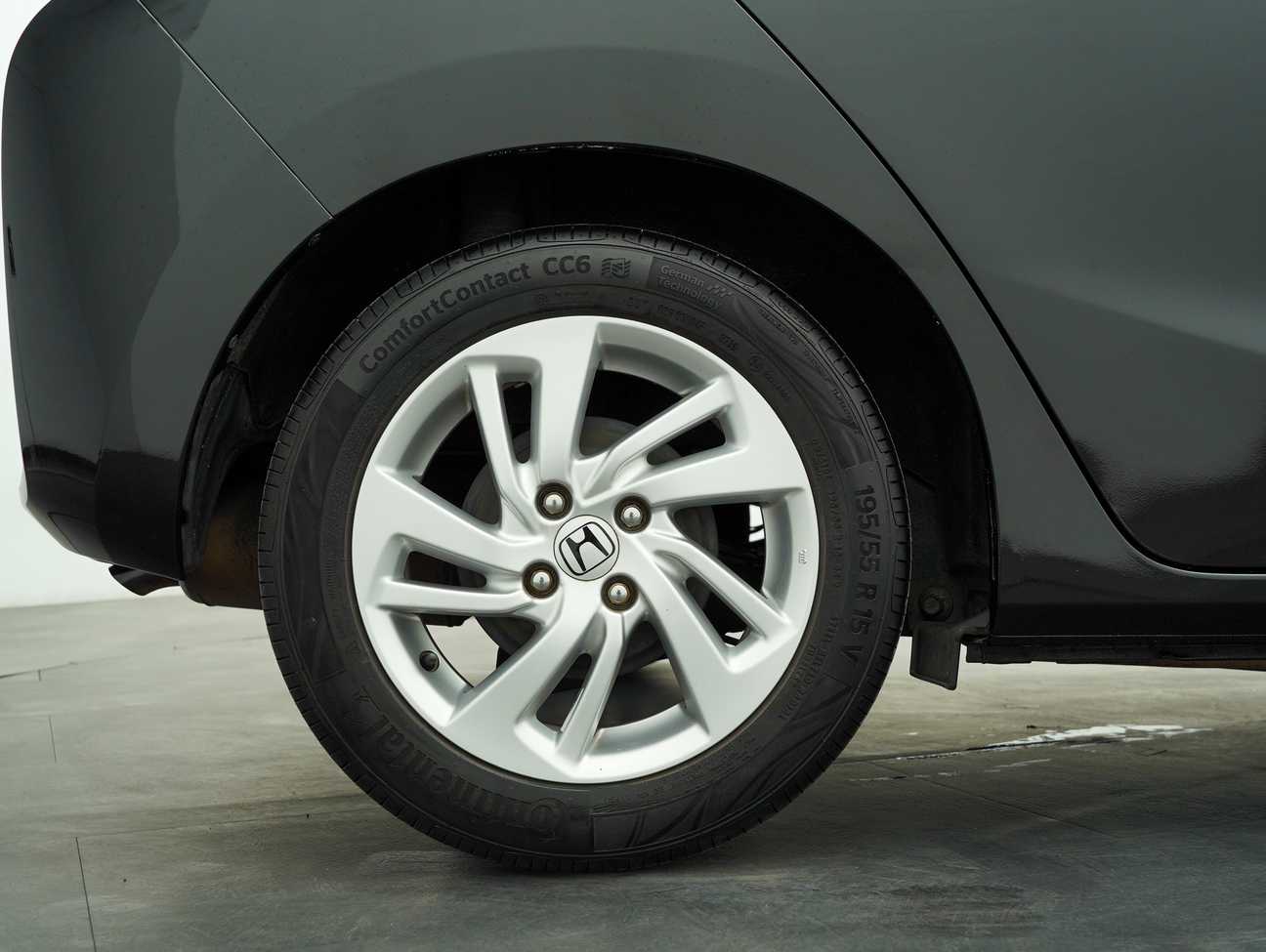 used 2015 Honda Jazz E 1.5