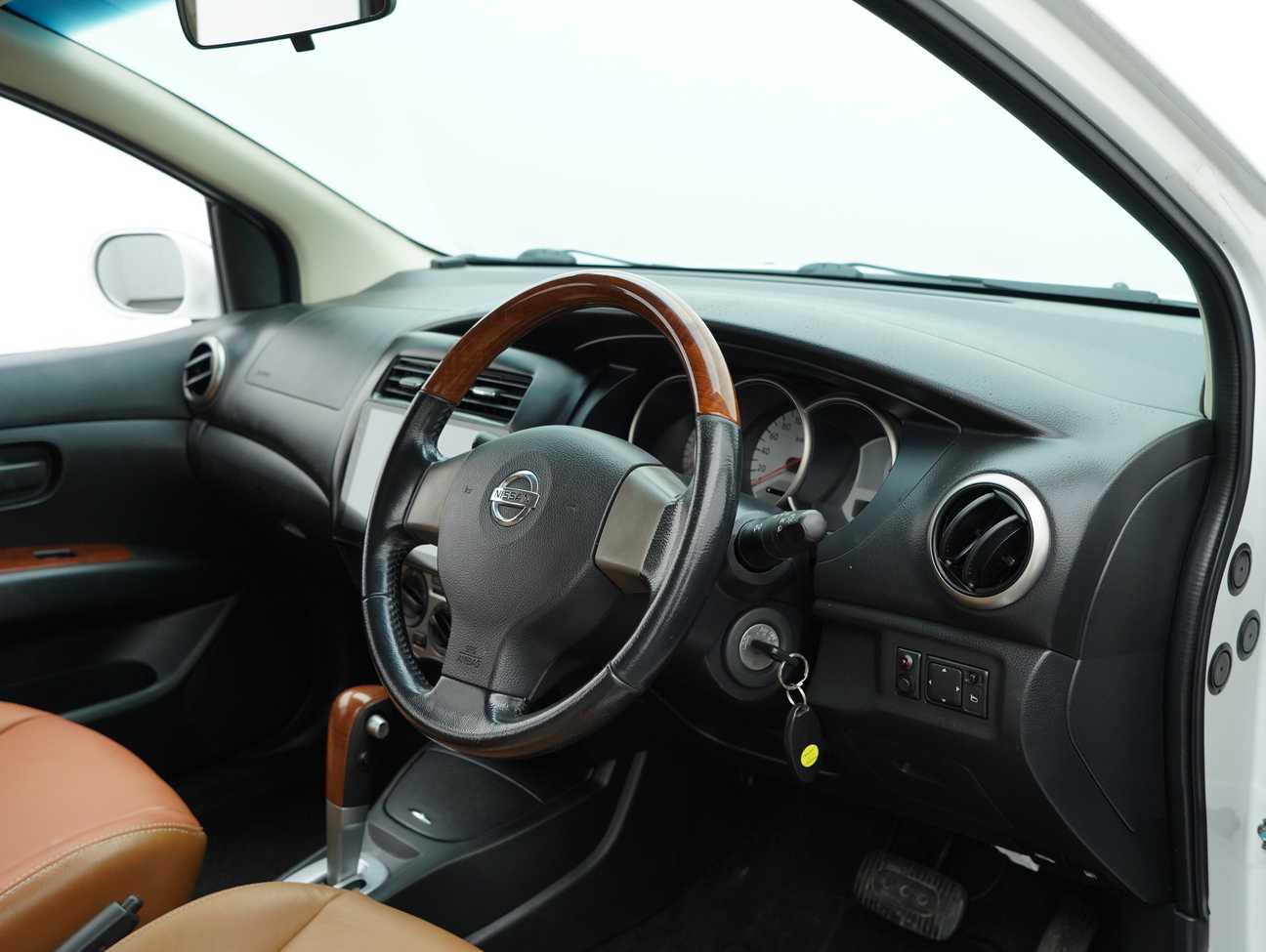 used 2011 Nissan Grand Livina Comfort 1.8