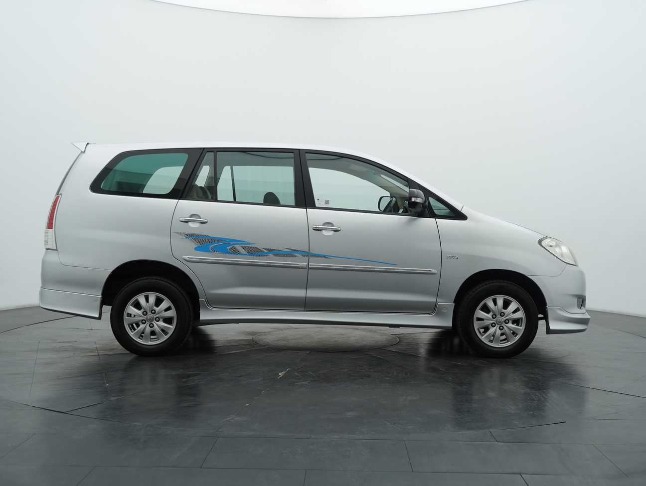 Buy used 2011 Toyota Innova G 2.0 – Carsome.my