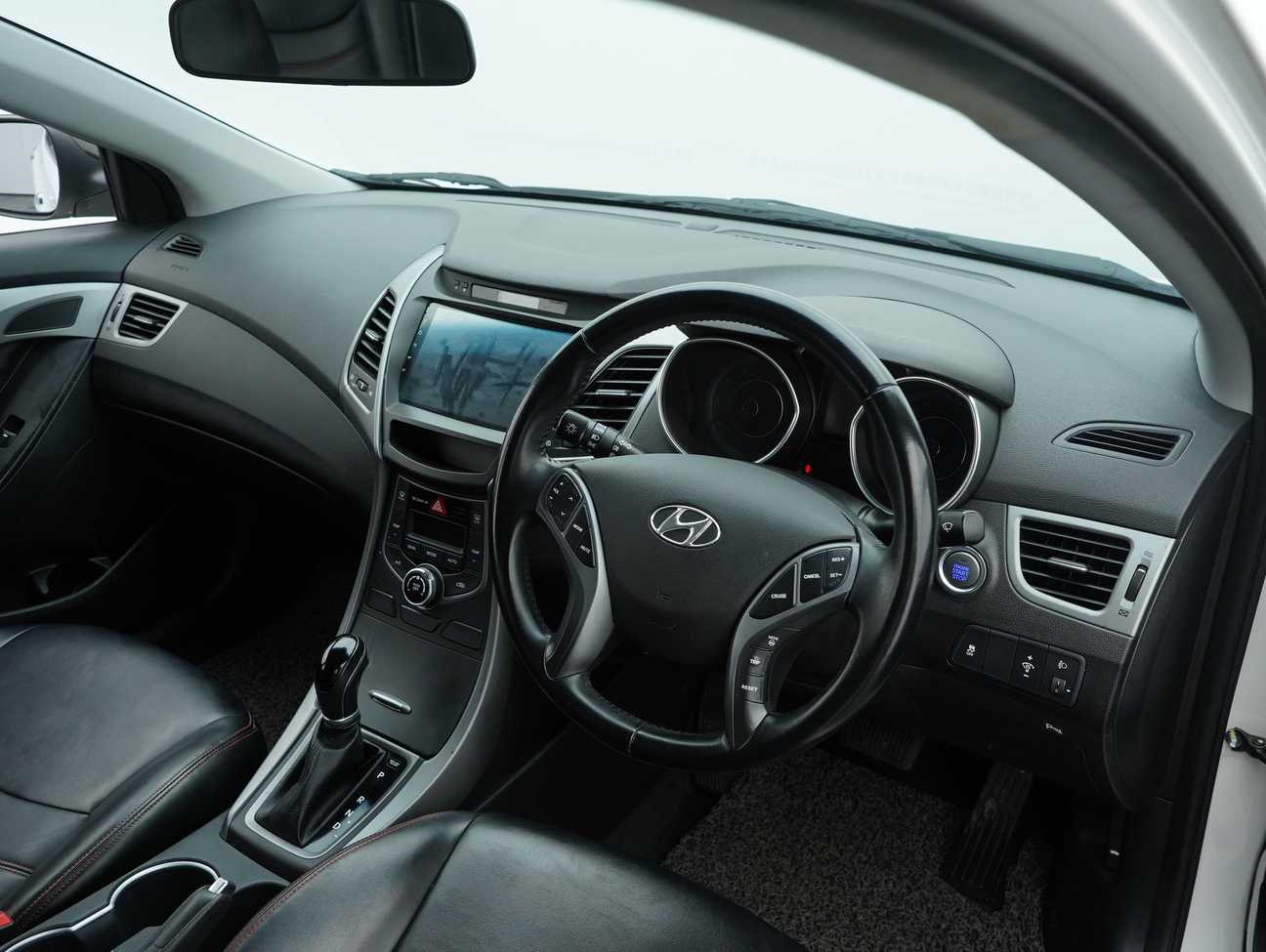 terpakai 2016 Hyundai Elantra Premium 1.8