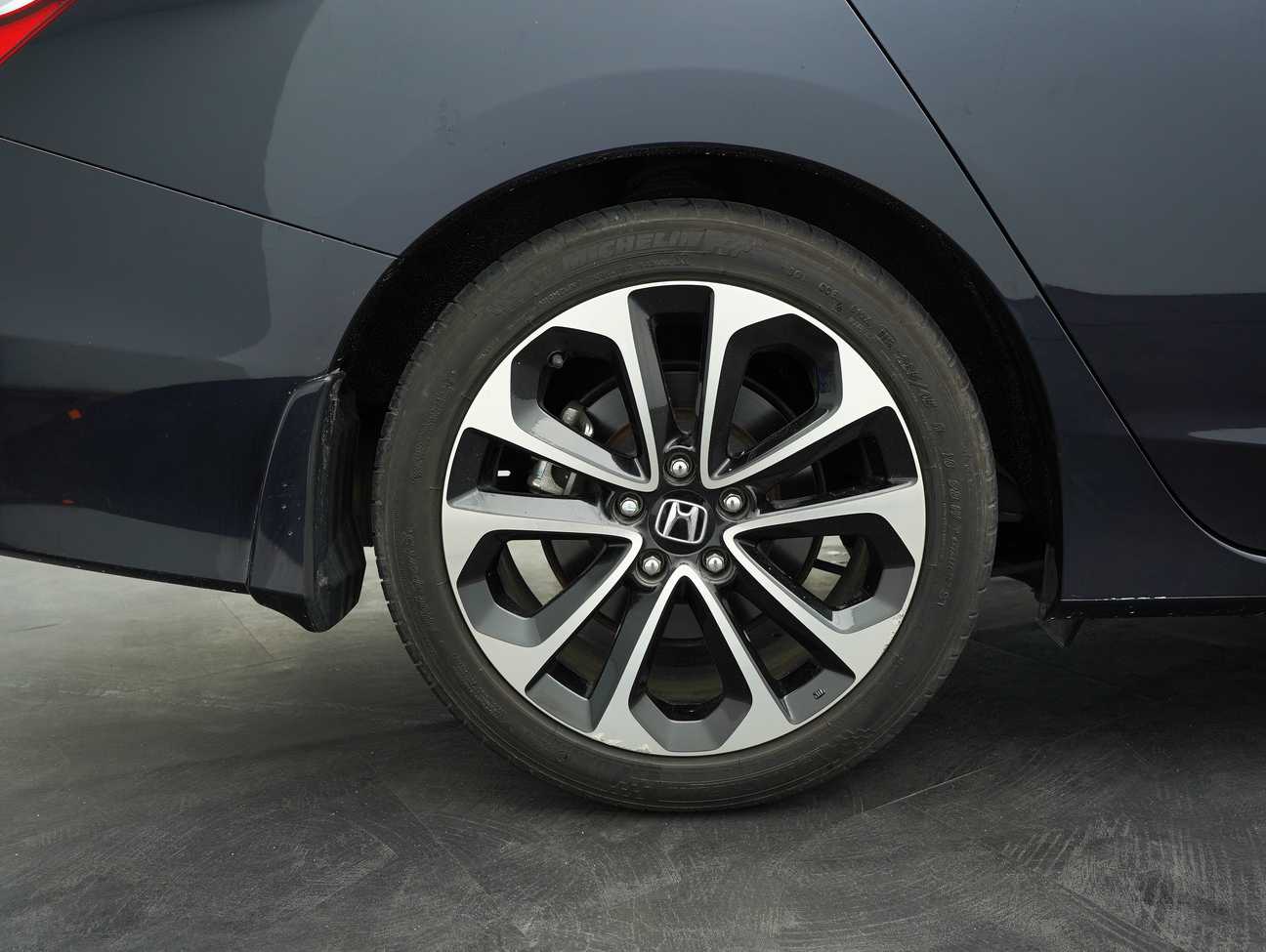 terpakai 2018 Honda ACCORD VTI-L ADVANCE 2.4