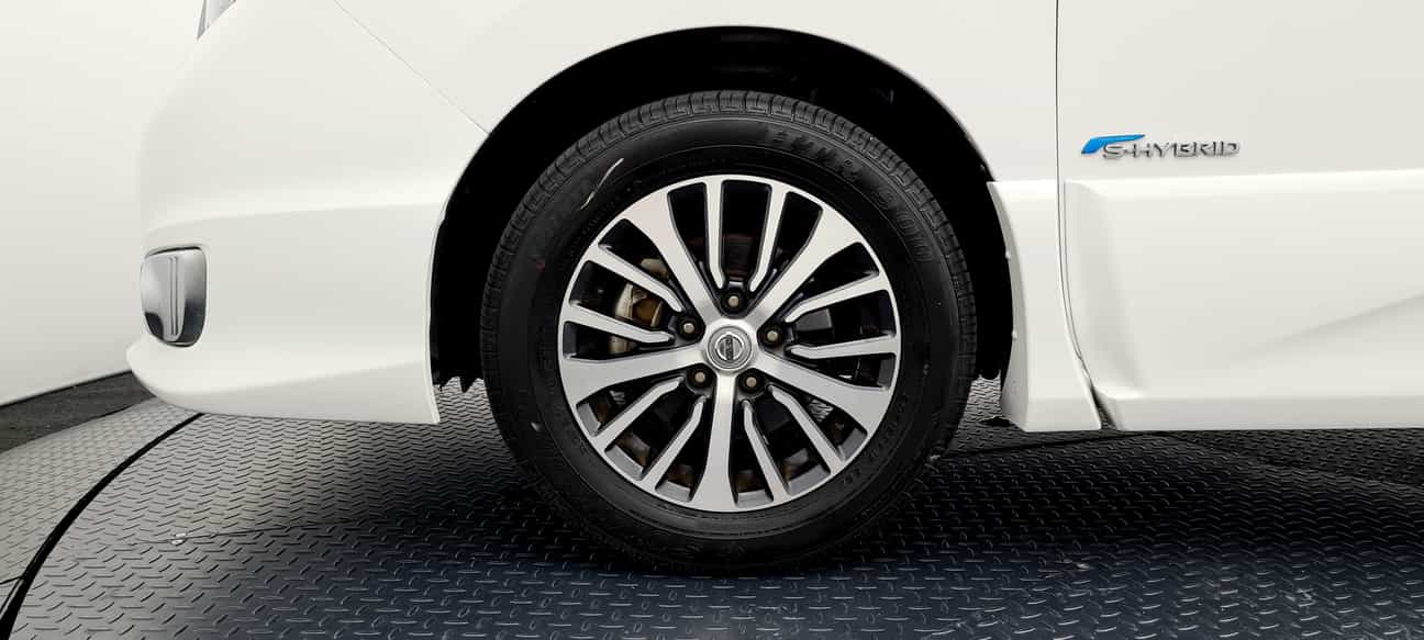 used 2017 Nissan SERENA S-HYBRID HIGH-WAY STAR 2.0