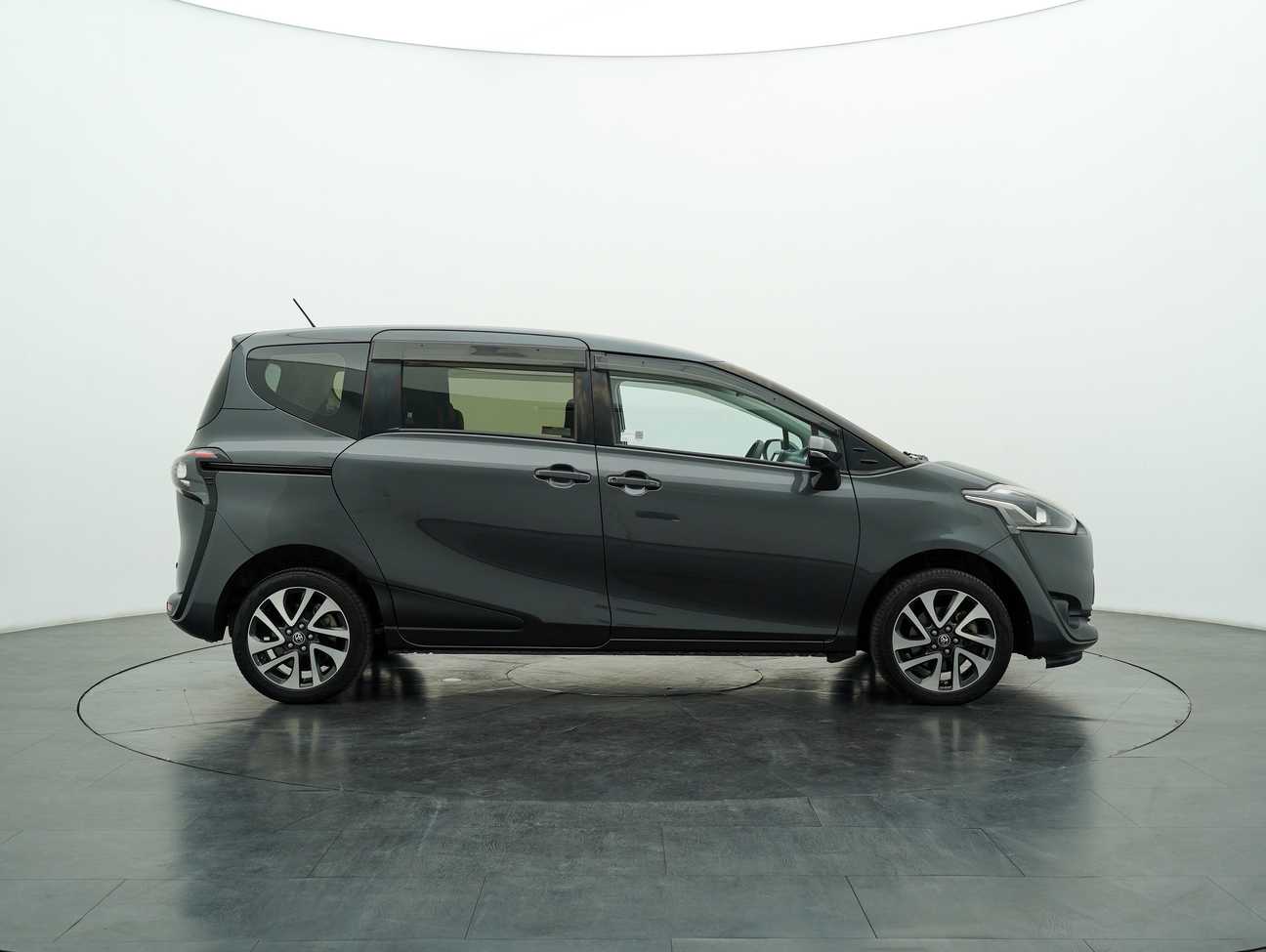 used 2018 Toyota Sienta V 1.5