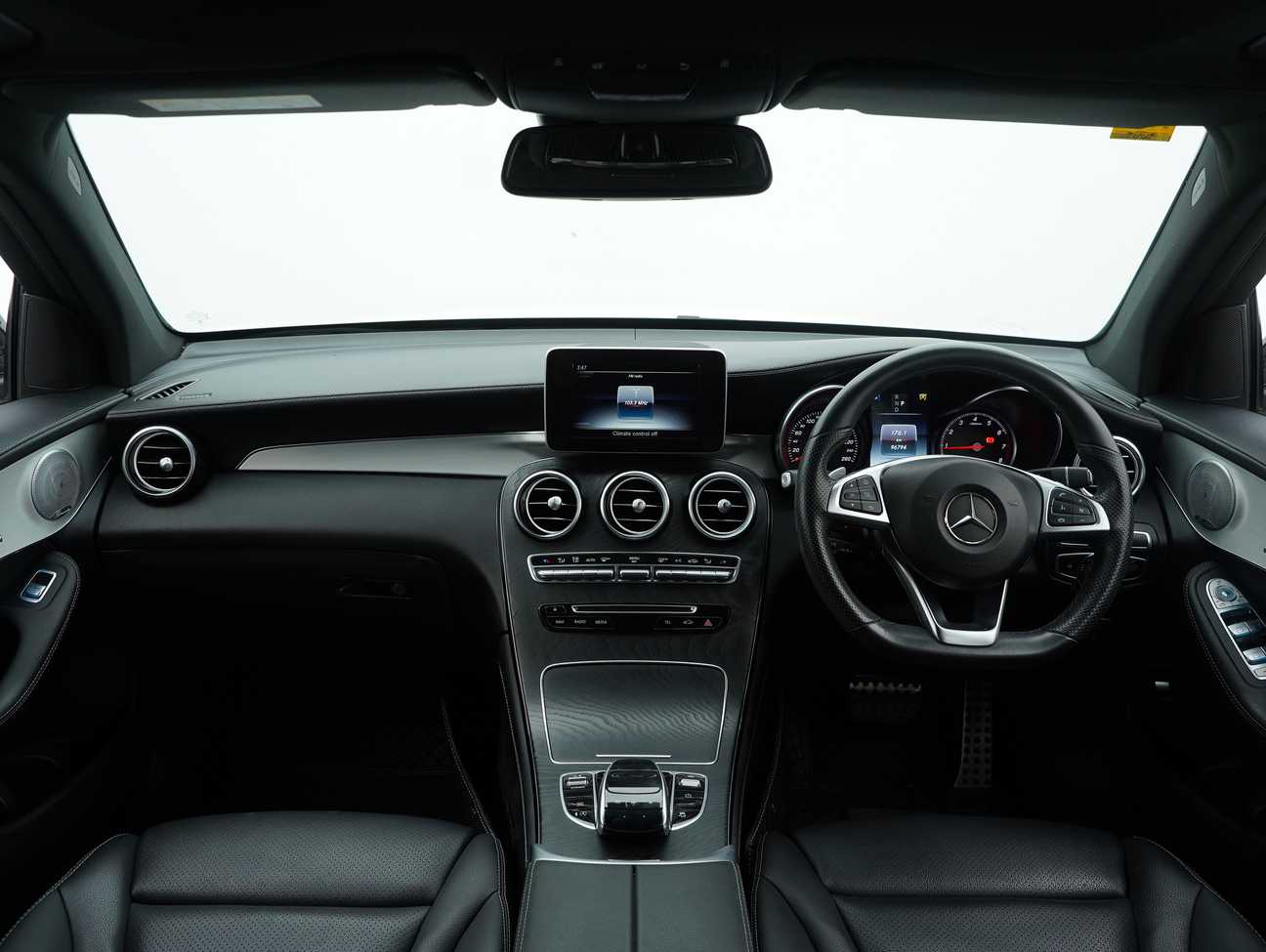 terpakai 2018 Mercedes-Benz GLC250 4MATIC AMG Line 2.0