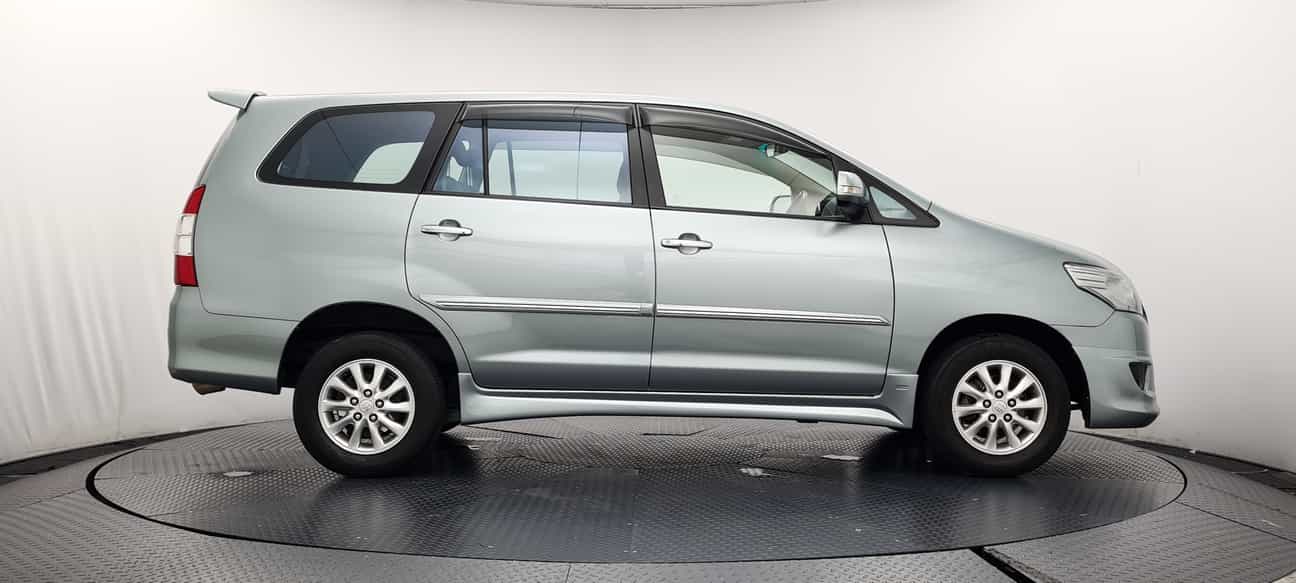 used 2013 Toyota INNOVA G 2.0