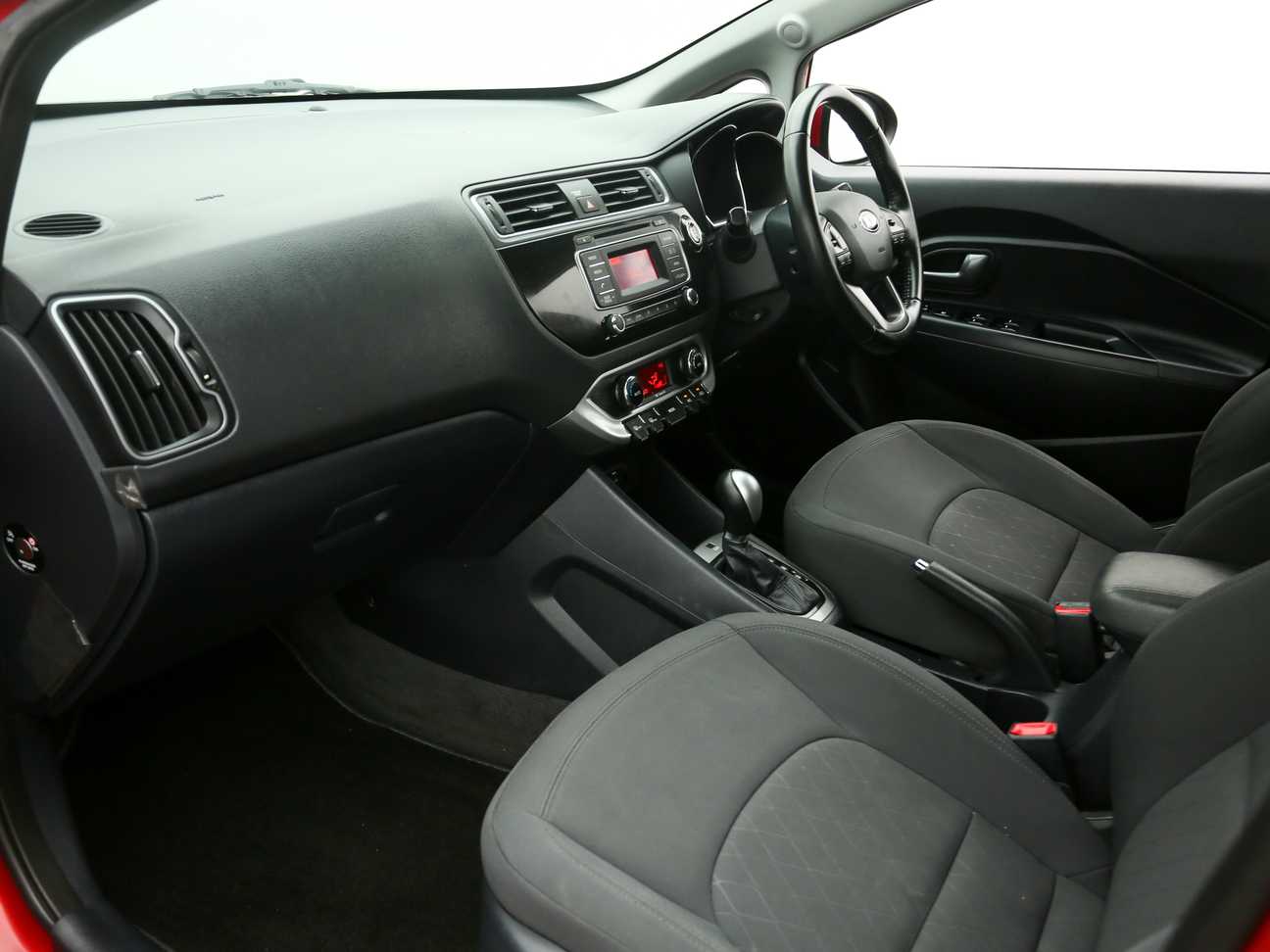 terpakai 2016 Kia RIO UB 1.4