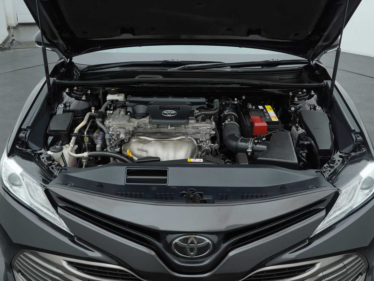 used 2019 Toyota Camry V 2.5