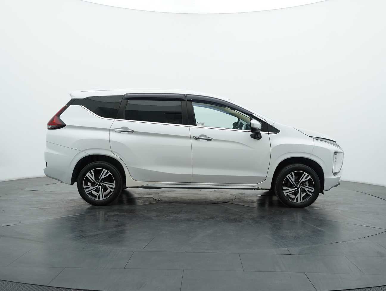 used 2023 Mitsubishi Xpander  1.5