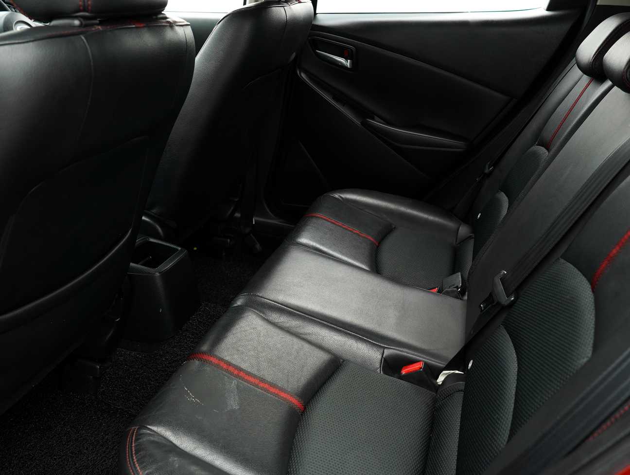 terpakai 2015 Mazda 2 SKYACTIV-G 1.5