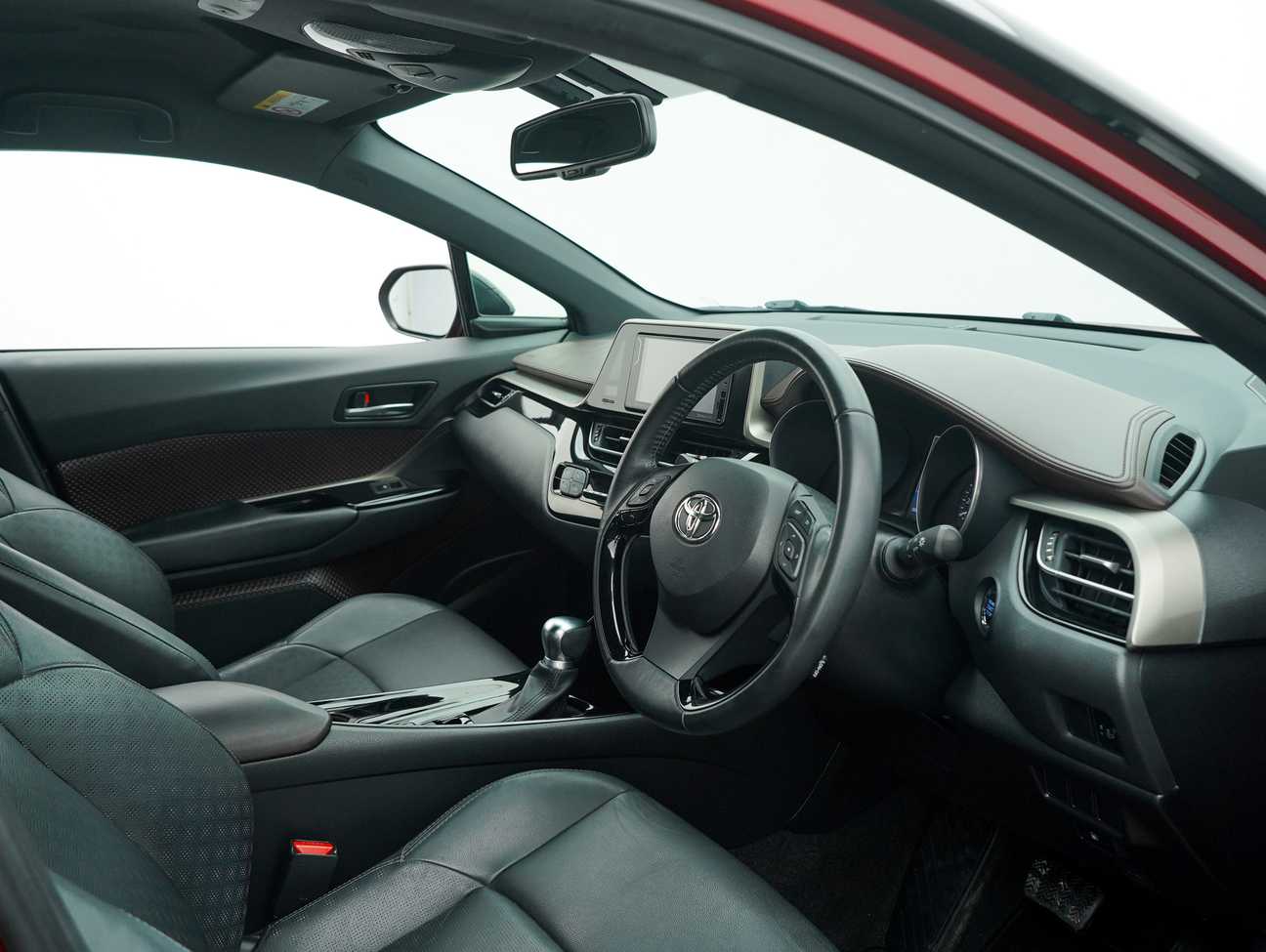 terpakai 2018 Toyota C-HR  1.8