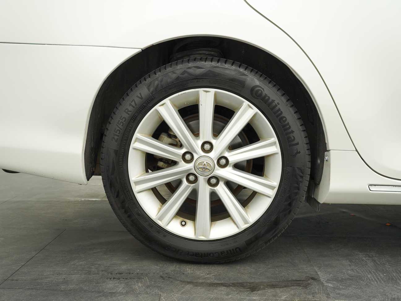 terpakai 2013 Toyota Camry V 2.5