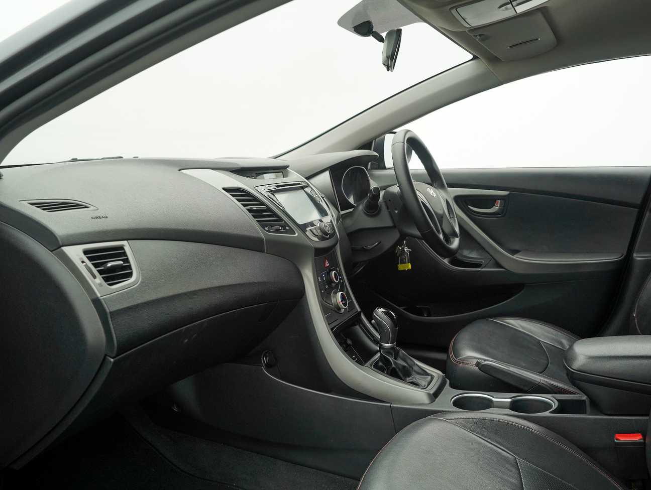 terpakai 2015 Hyundai Elantra Premium 1.6