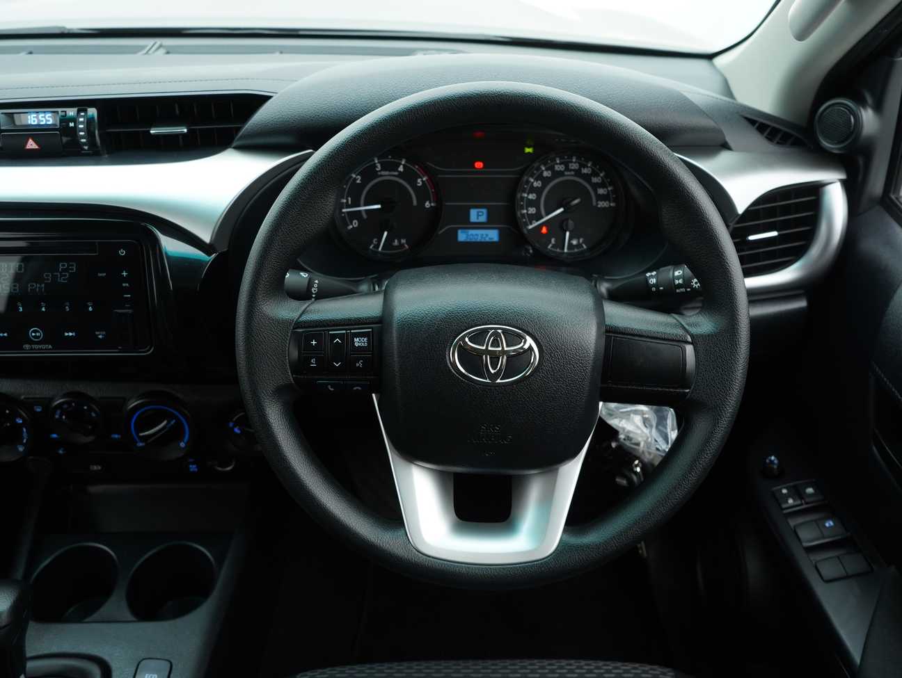 terpakai 2023 Toyota Hilux E Dual Cab 2.4