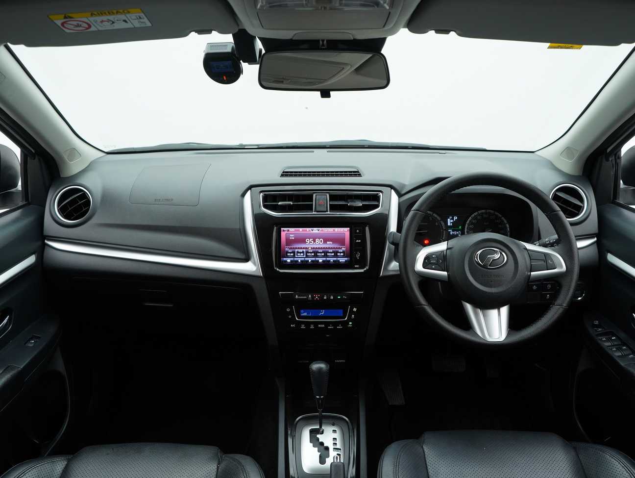 terpakai 2021 Perodua Aruz AV 1.5