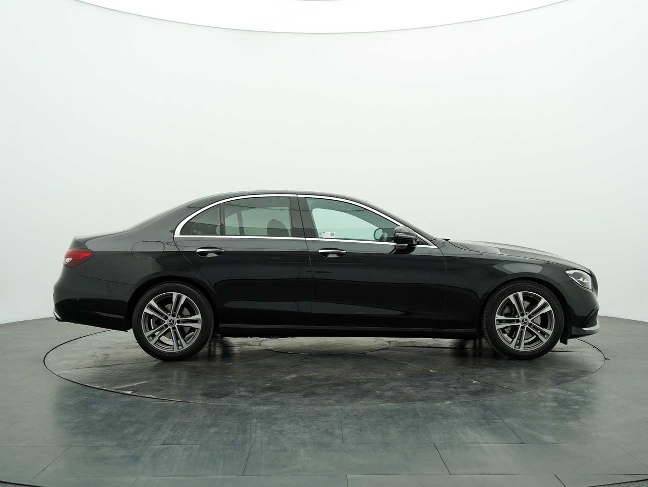 used 2022 Mercedes-Benz E200 Avantgarde 2.0