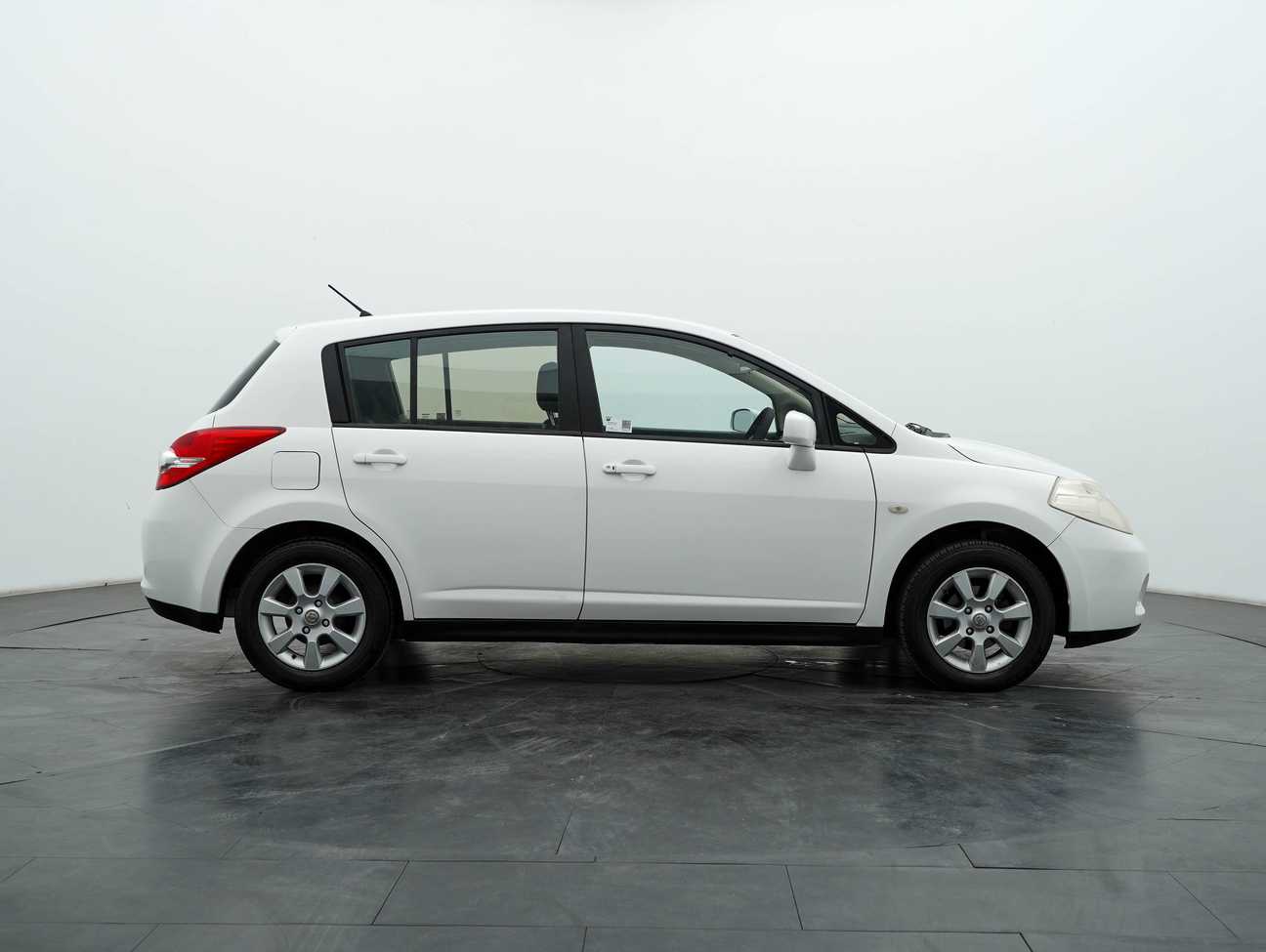 used 2012 Nissan Latio Comfort 1.8