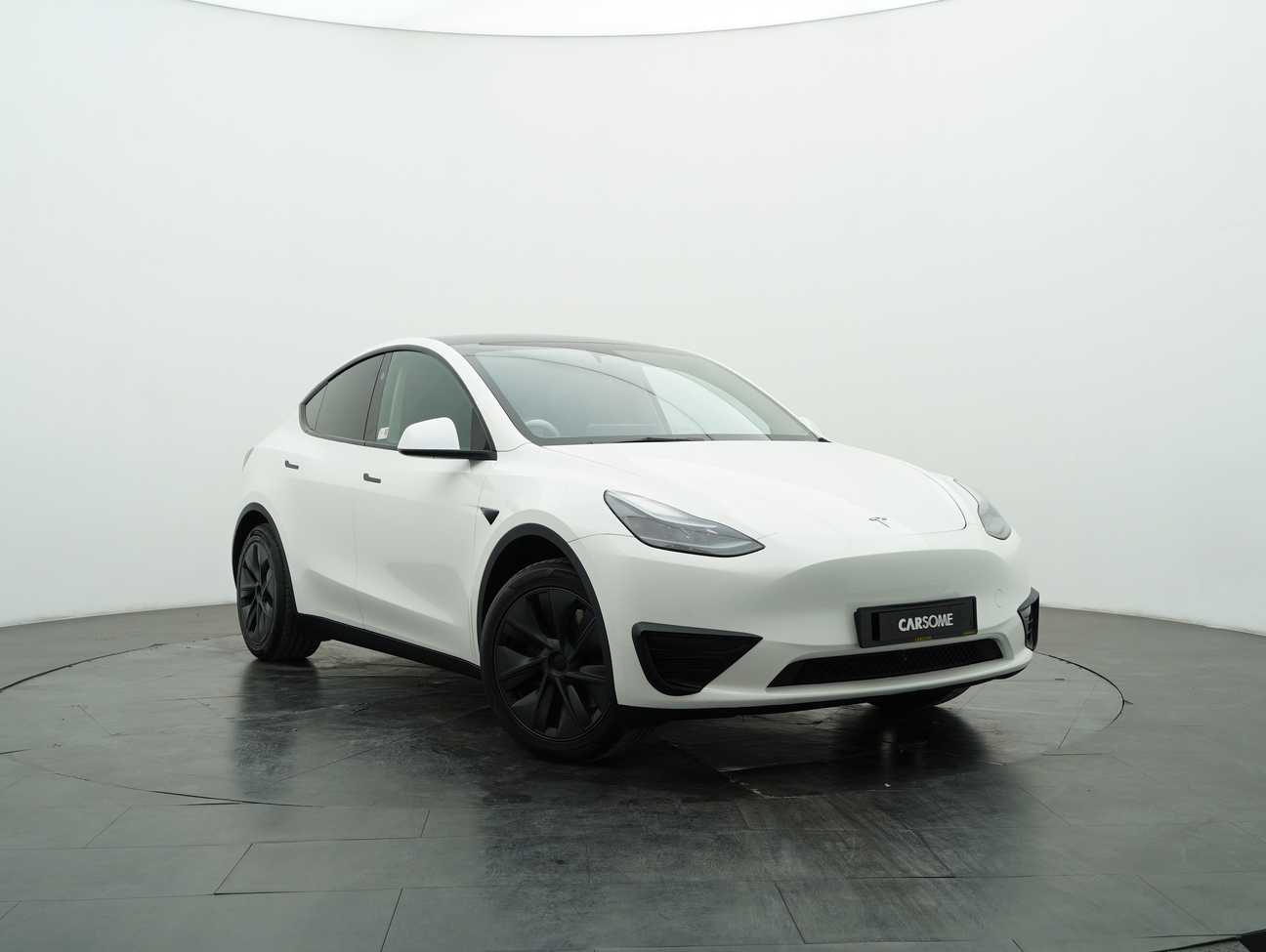 used 2024 Tesla Model Y Standard Range 
