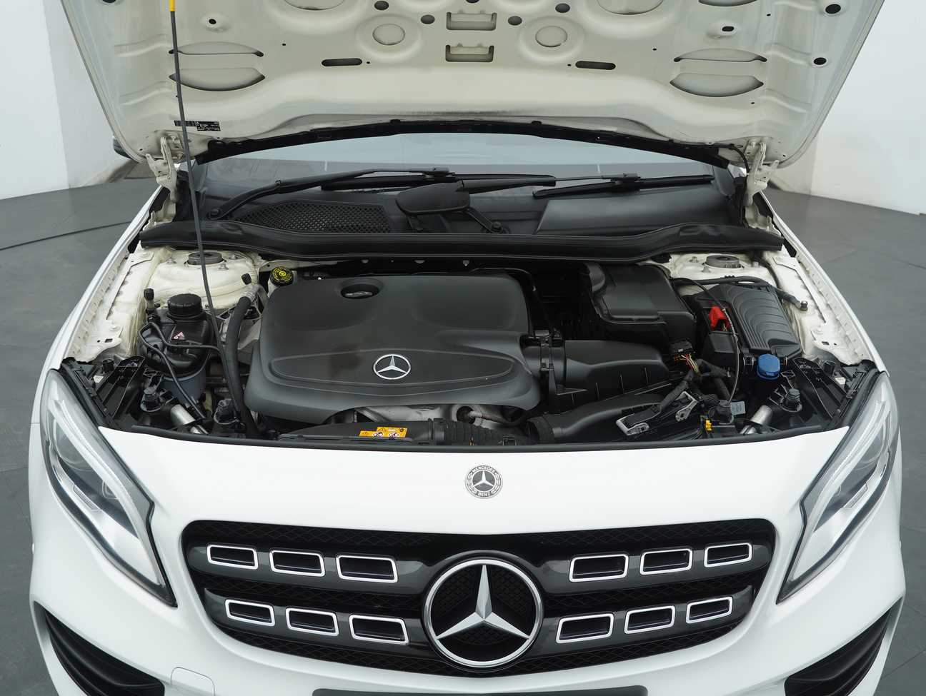 terpakai 2018 Mercedes-Benz GLA200 Night Edition 1.6