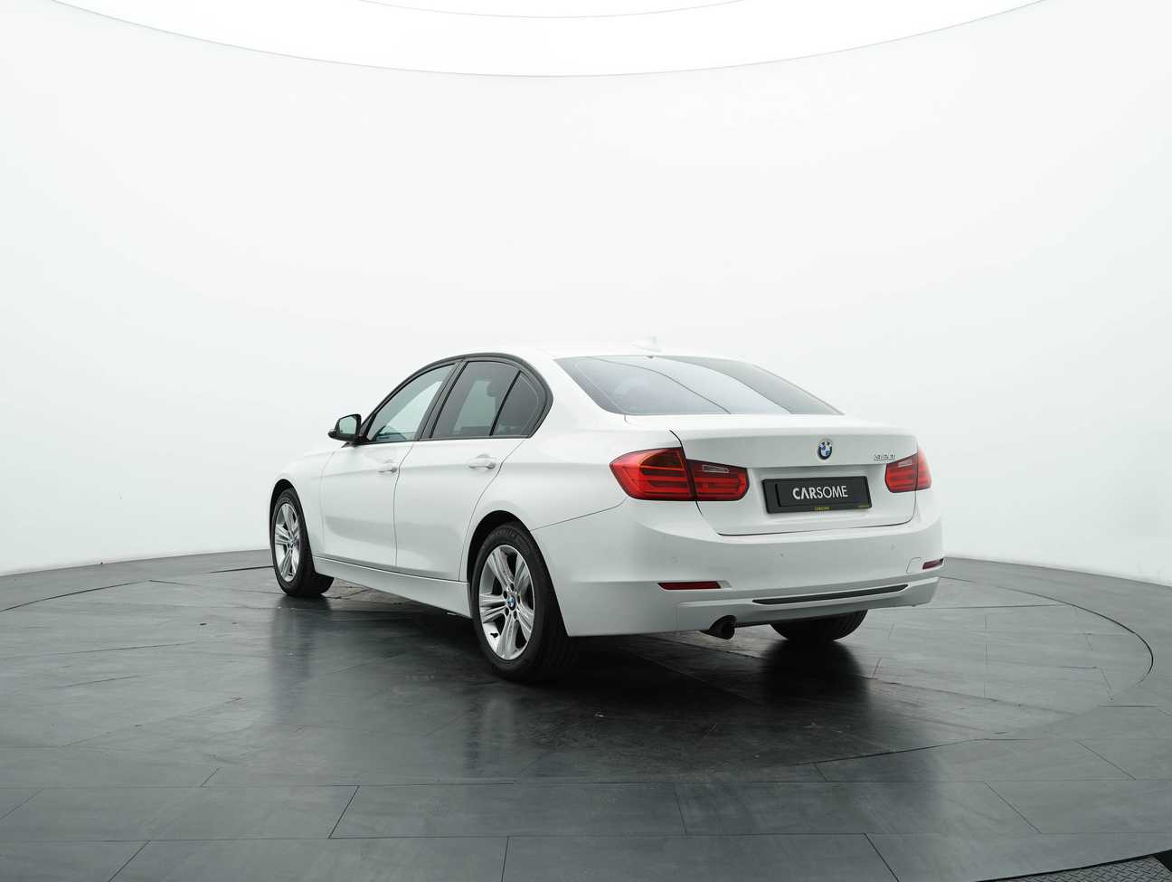 used 2014 BMW 320i Sport Line 2.0