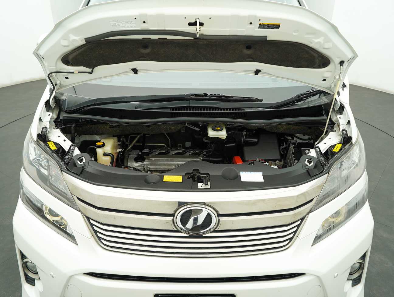 used 2013 Toyota Vellfire Z Golden Eyes 2.4