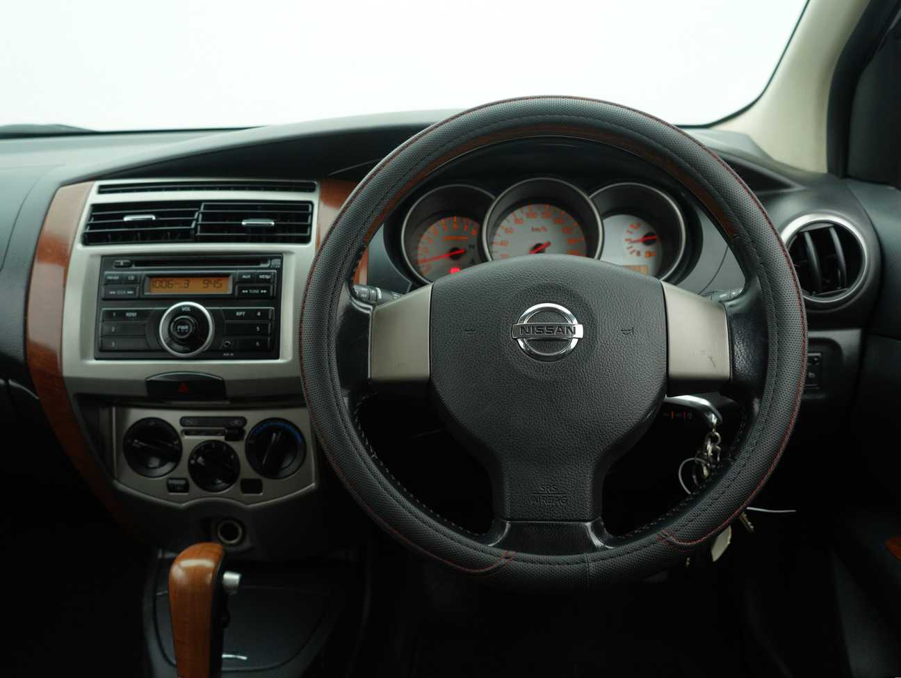 used 2012 Nissan Grand Livina CVTC Comfort 1.8