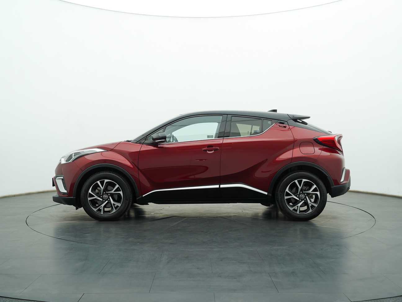 used 2019 Toyota C-HR  1.8