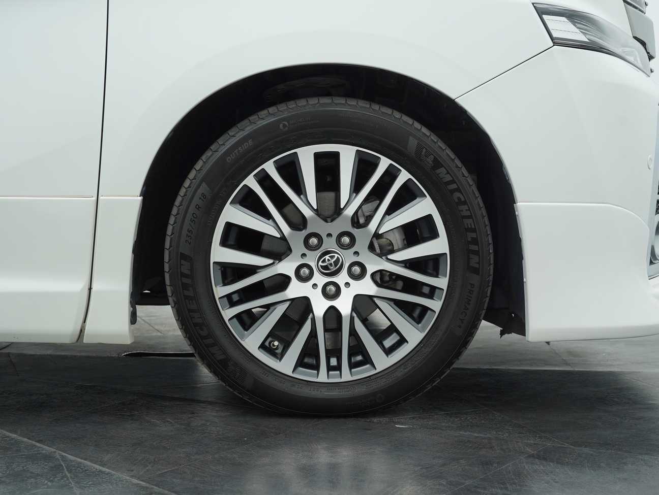 used 2016 Toyota Vellfire ZG 2.5