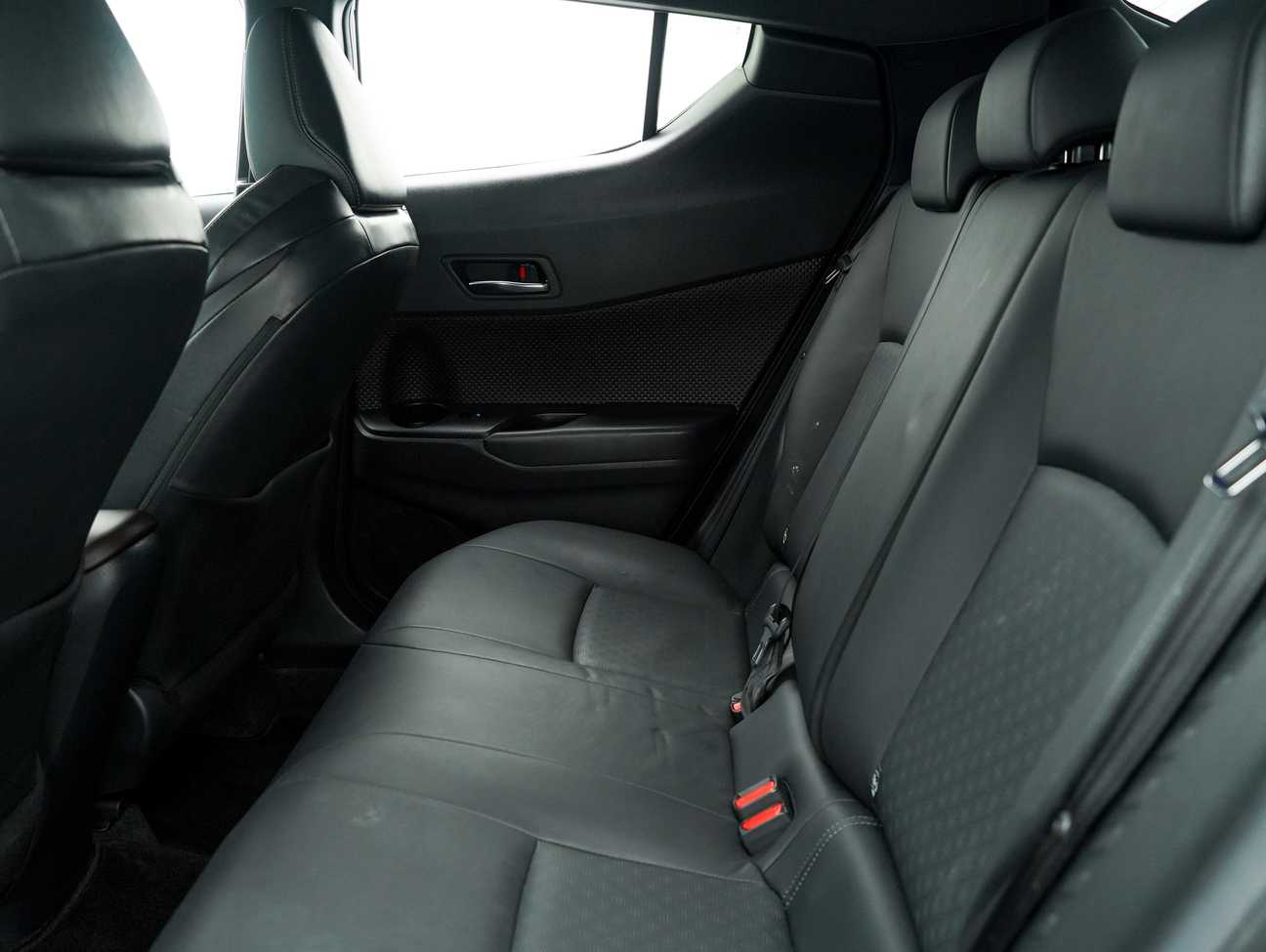 used 2019 Toyota C-HR  1.8