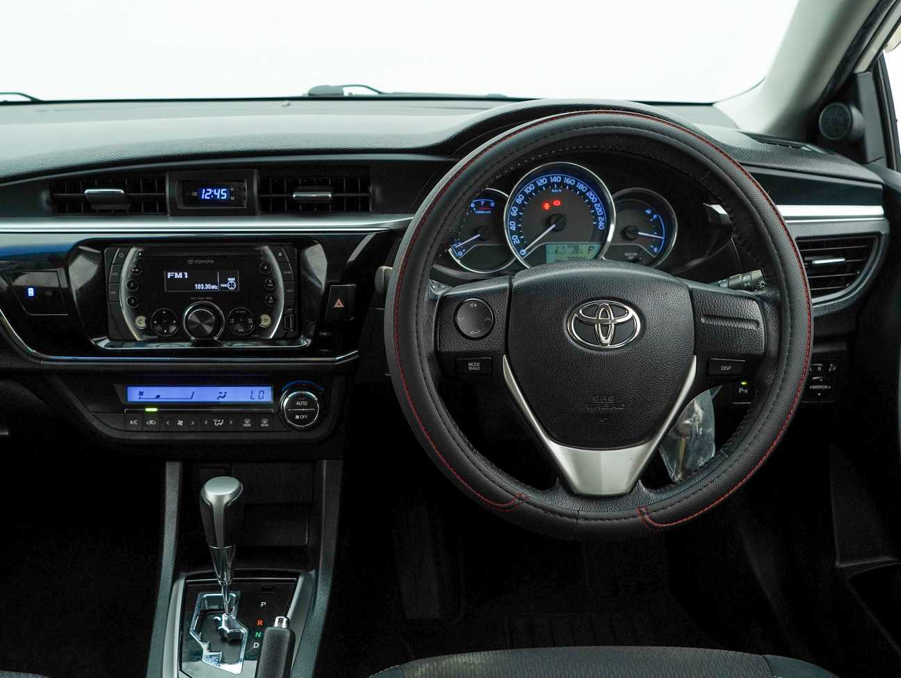 terpakai 2014 Toyota Corolla Altis E 1.8