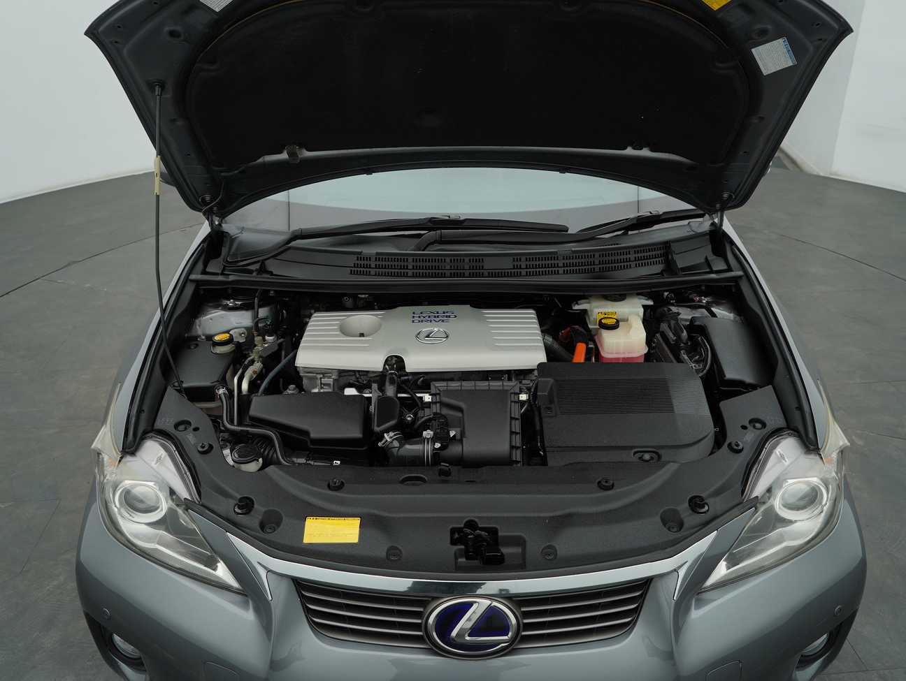used 2013 Lexus CT 200h  1.8