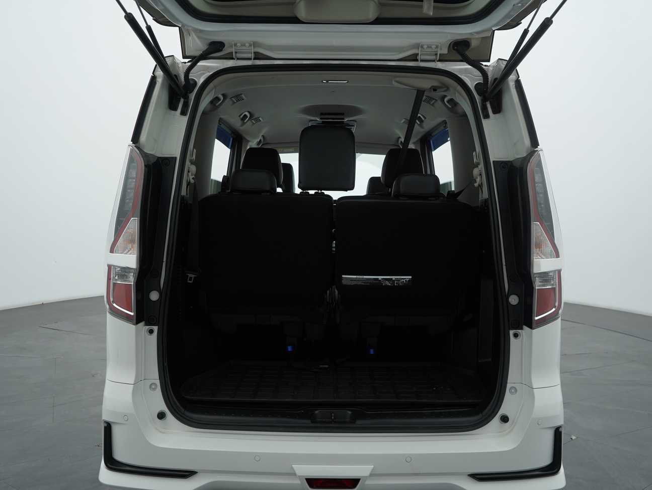 used 2022 Nissan Serena S-Hybrid High-Way Star 2.0