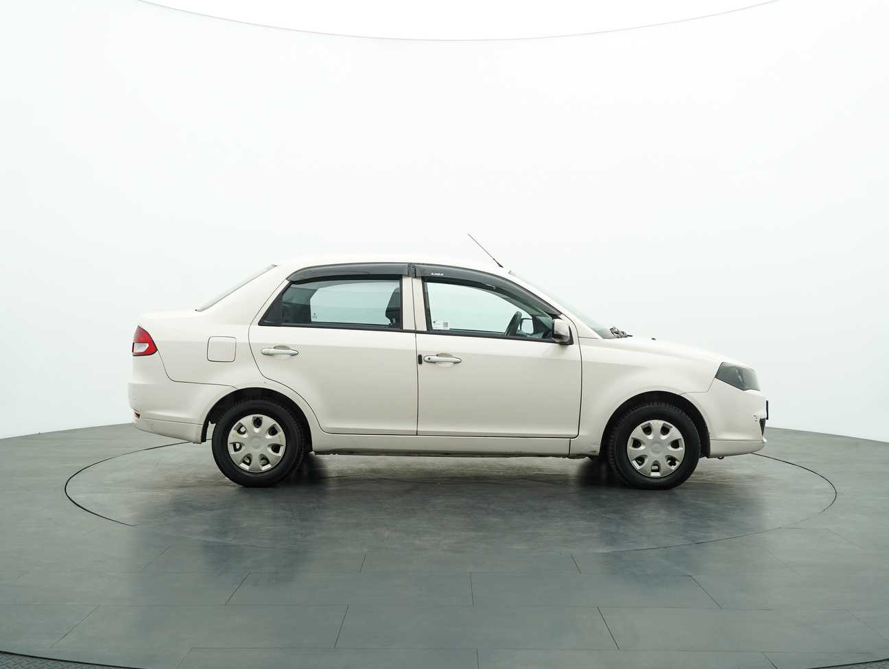 used 2013 Proton Saga SV 1.3
