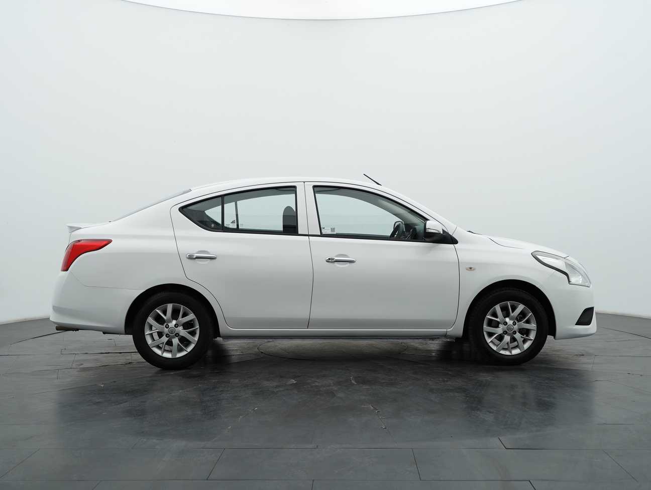 terpakai 2015 Nissan Almera E 1.5