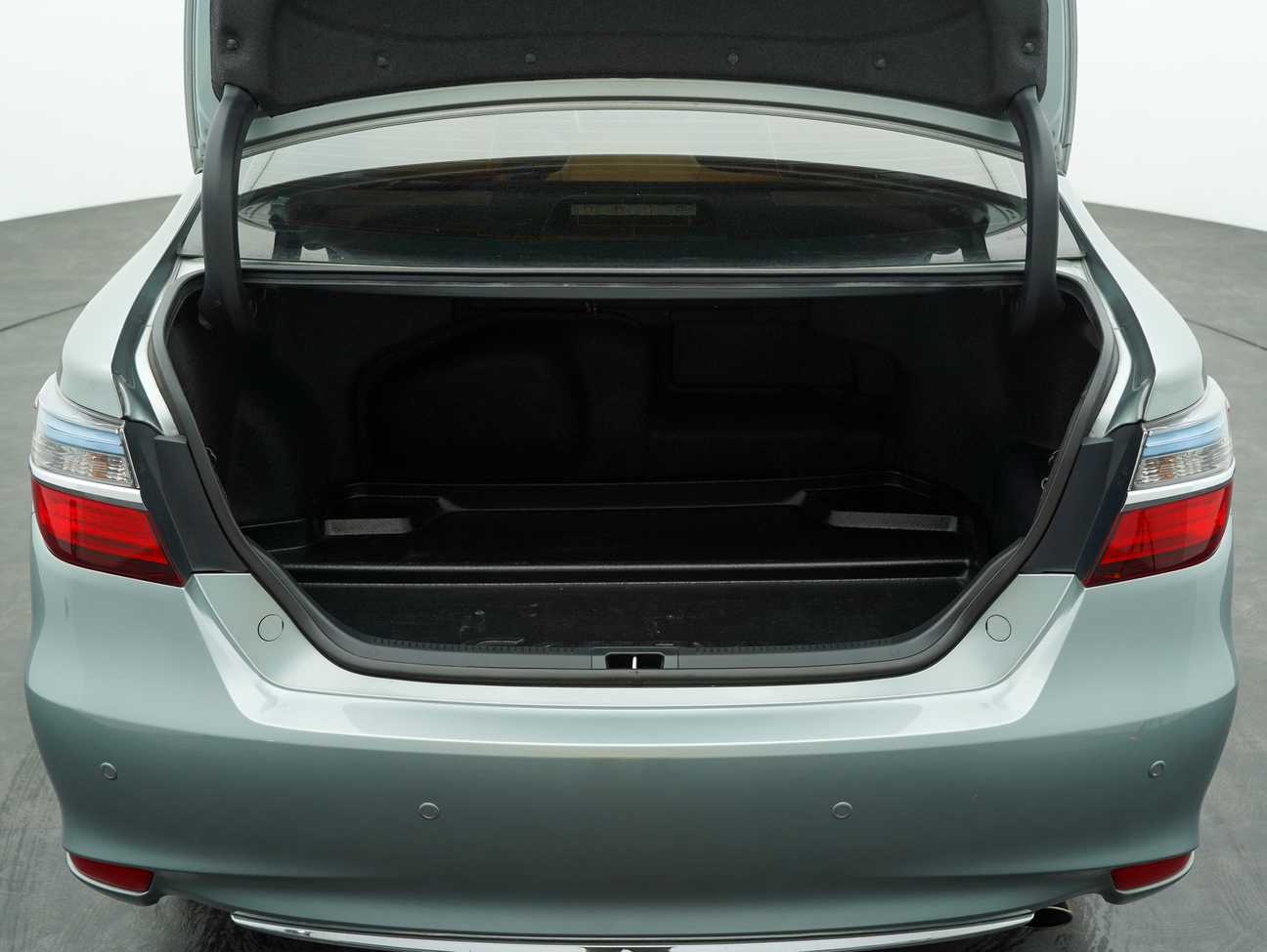 used 2018 Toyota Camry Hybrid Luxury 2.5