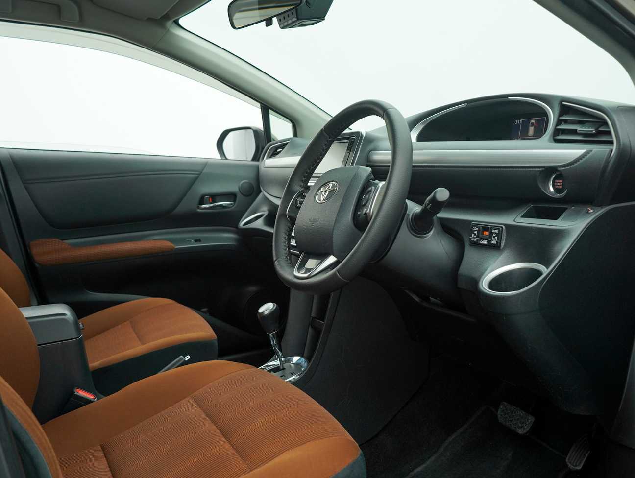 used 2017 Toyota Sienta V 1.5