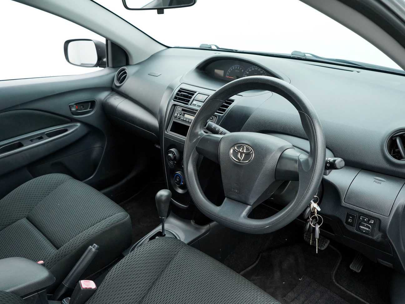 terpakai 2010 Toyota Vios J 1.5