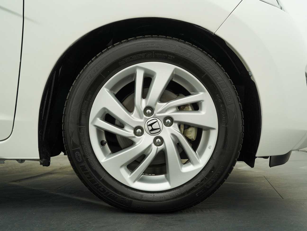 used 2015 Honda Jazz E 1.5