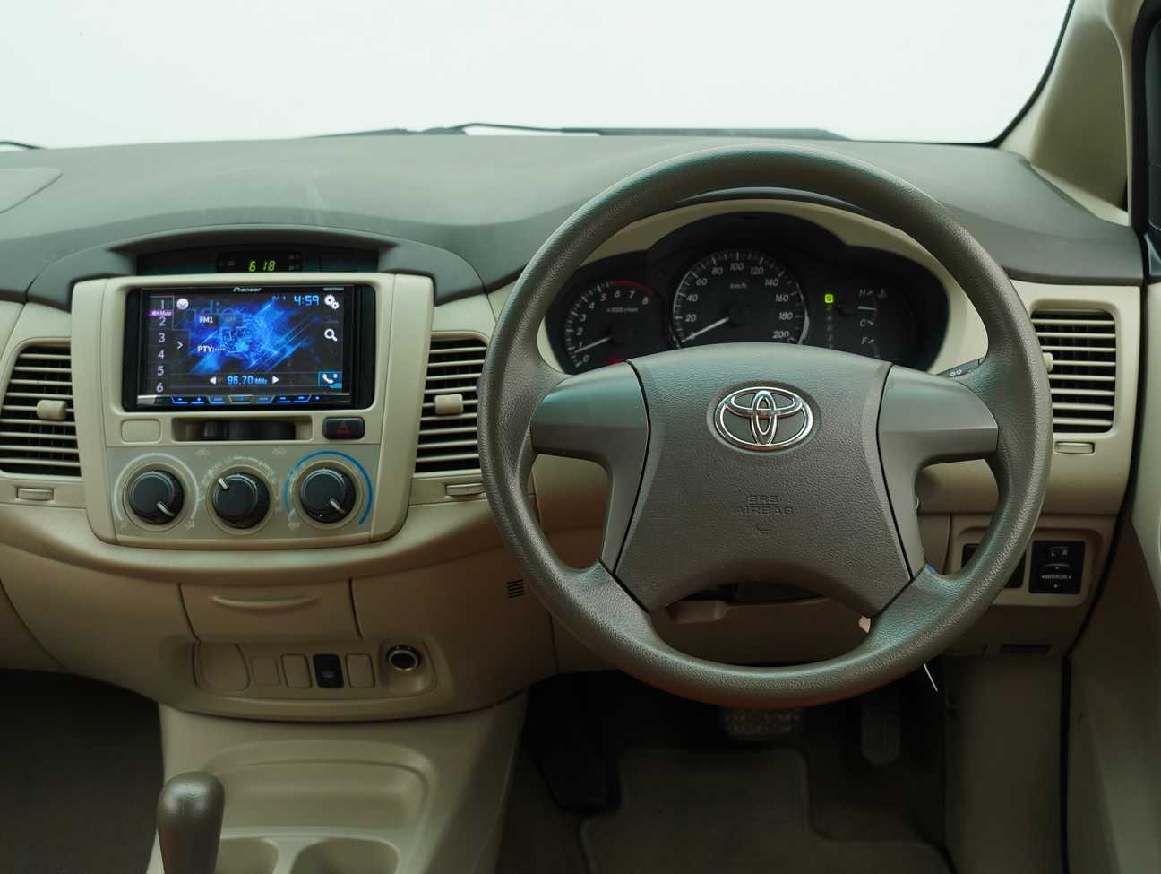 used 2015 Toyota Innova E 2.0