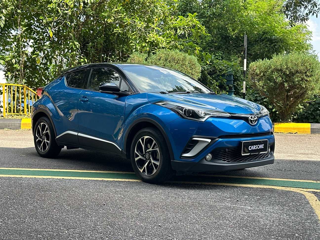 used 2019 Toyota C-HR  1.8