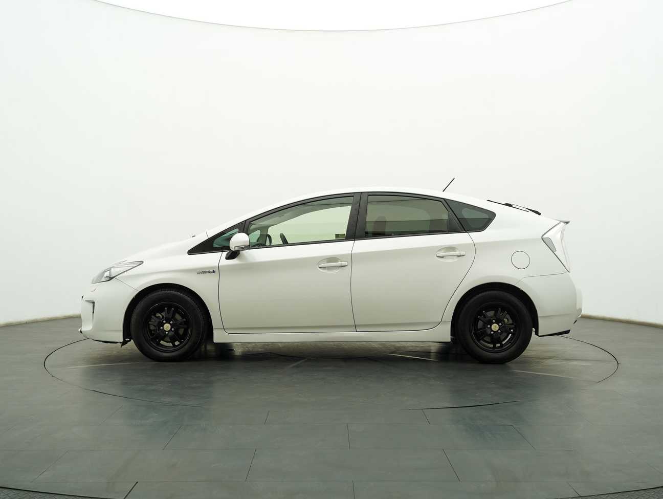 used 2013 Toyota Prius Luxury 1.8