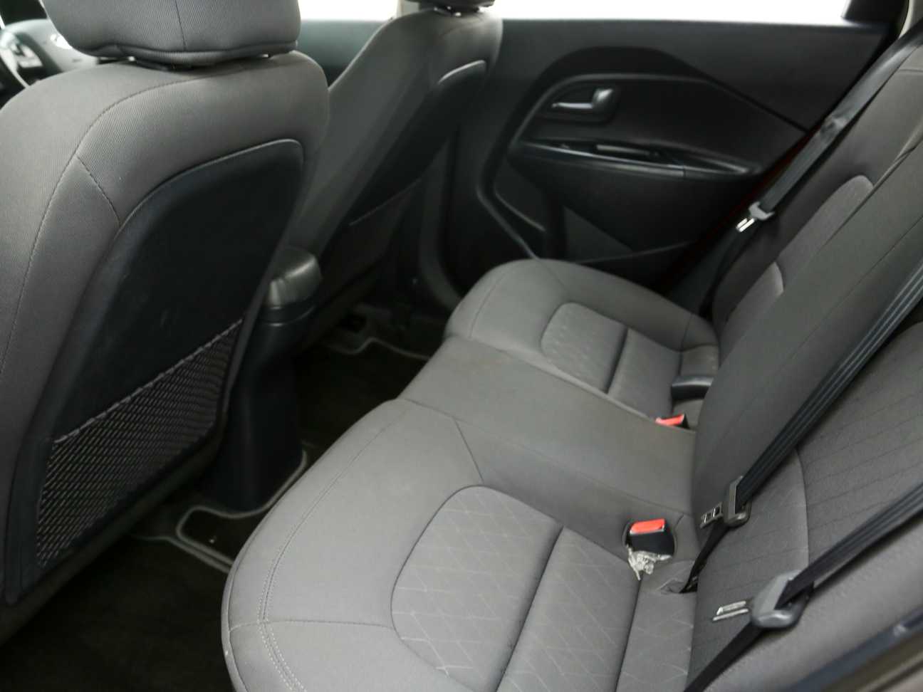 terpakai 2016 Kia RIO UB 1.4