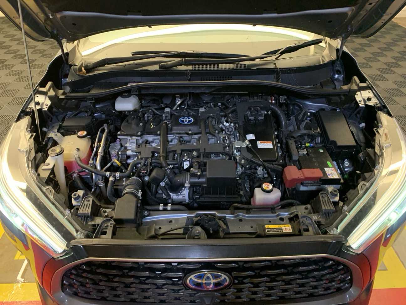 terpakai 2024 Toyota Corolla Cross Hybrid 1.8
