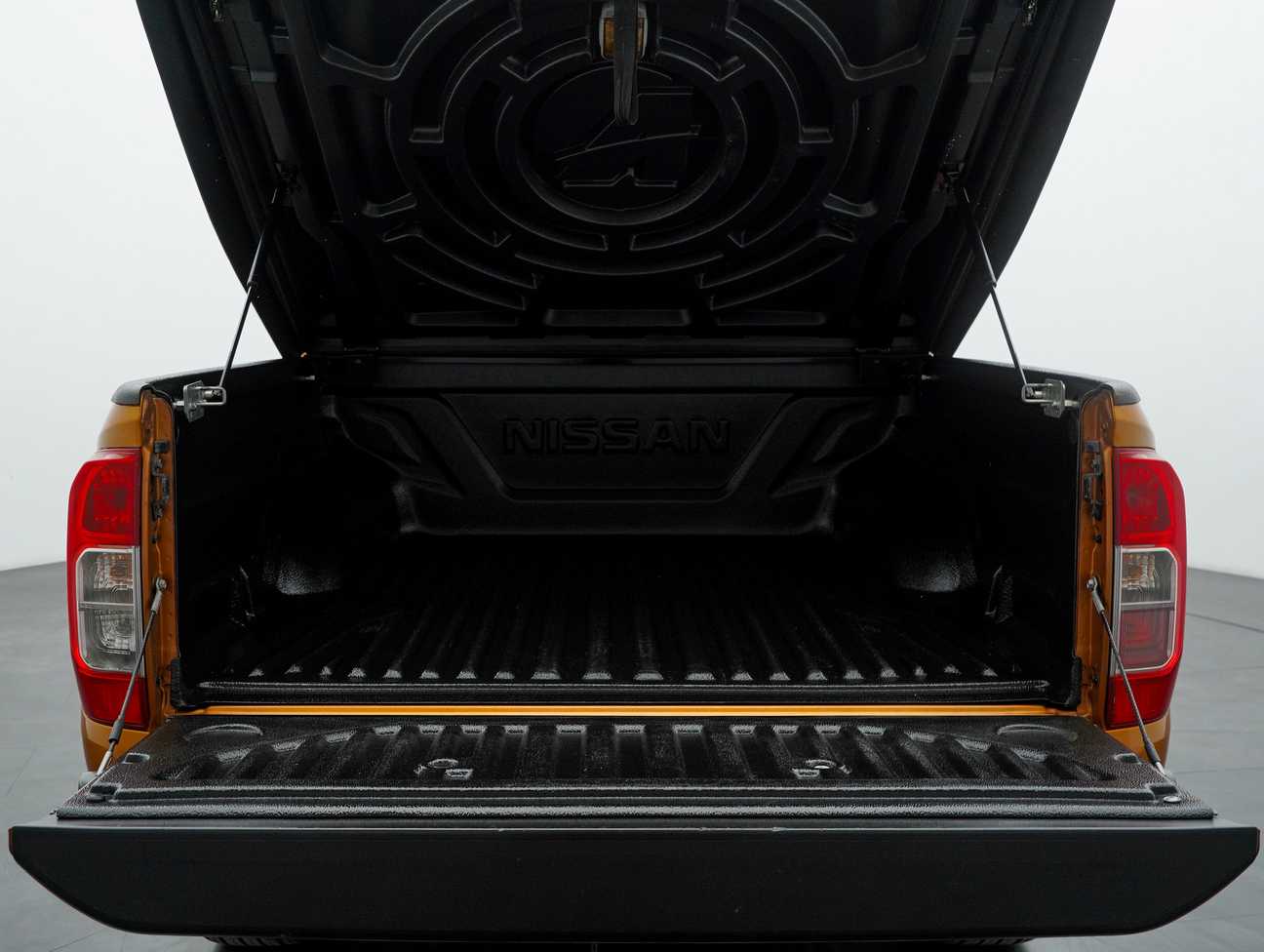 terpakai 2018 Nissan Navara NP300 VL Dual Cab 2.5