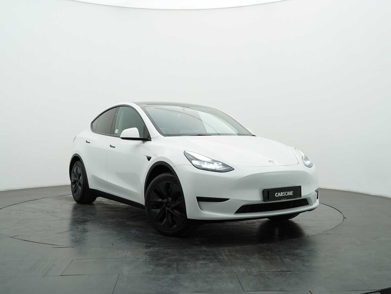 used 2024 Tesla Model Y Standard Range 