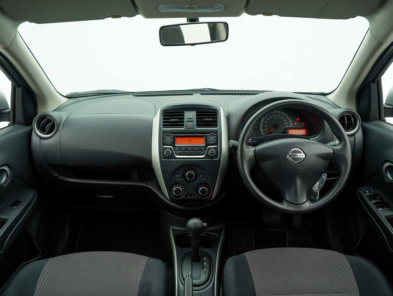 terpakai 2017 Nissan Almera E 1.5