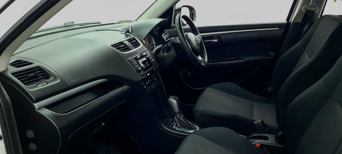 terpakai 2013 Suzuki SWIFT GLX 1.4