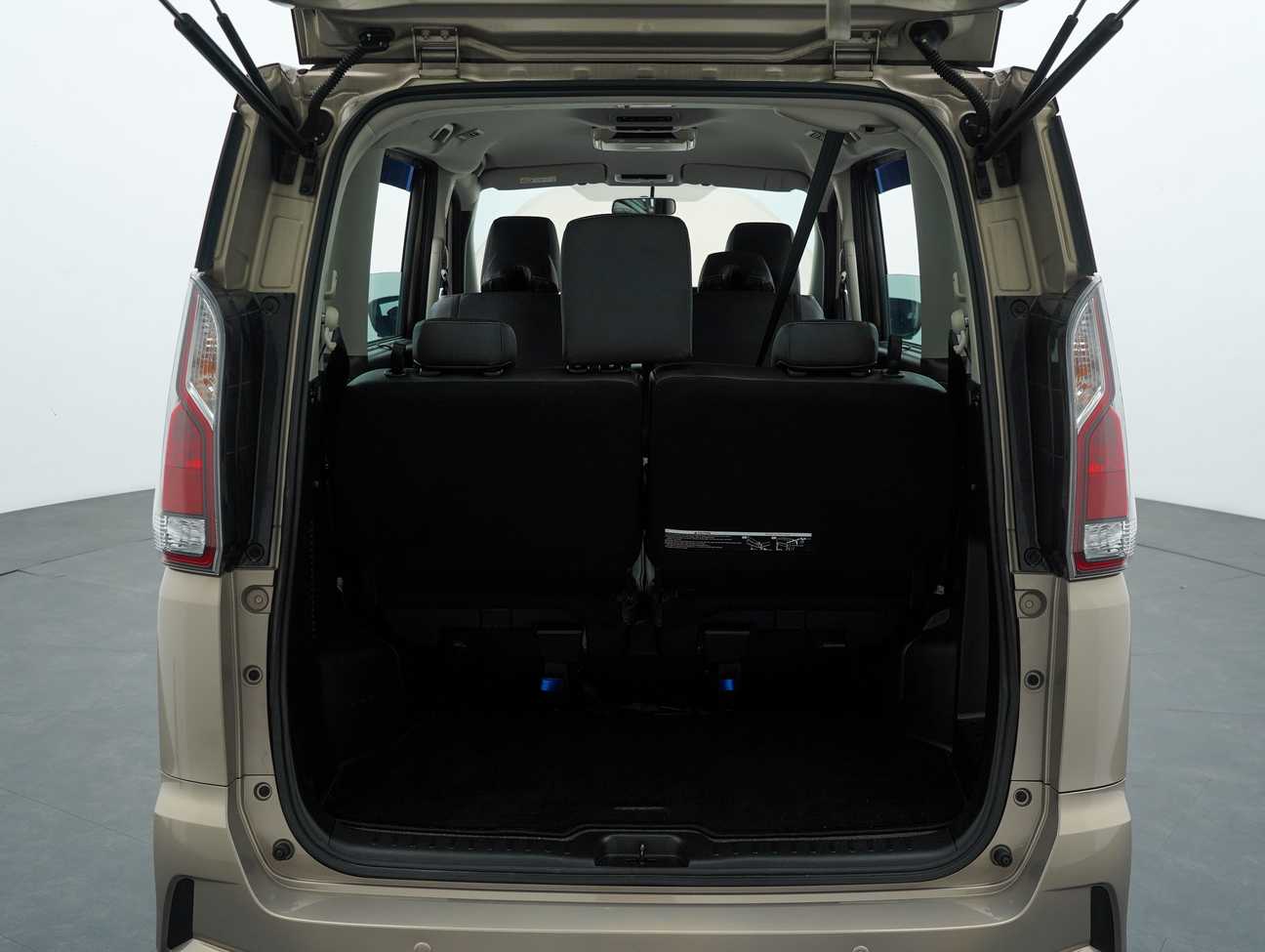 used 2020 Nissan Serena S-Hybrid High-Way Star Premium 2.0