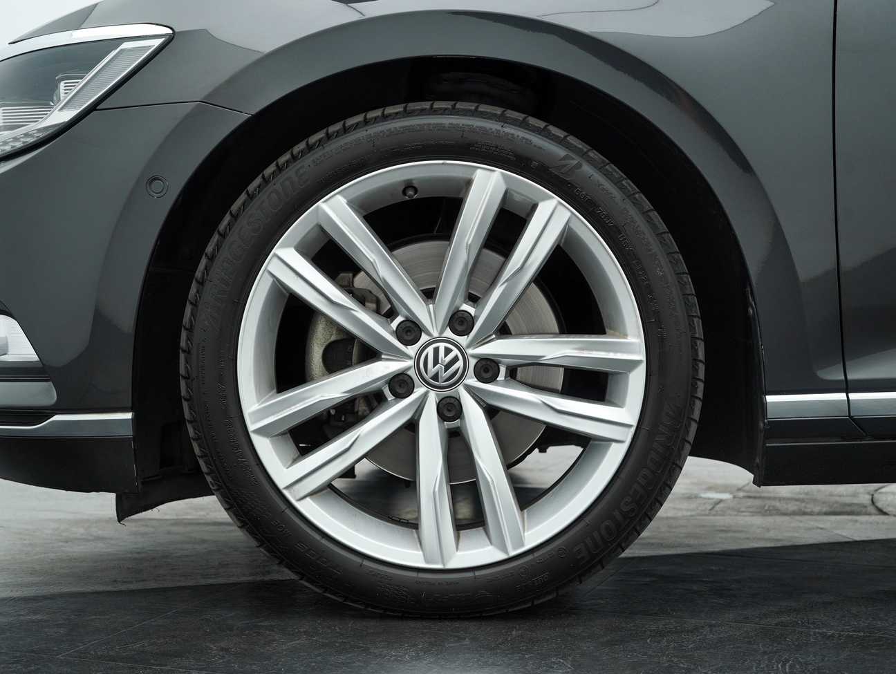 terpakai 2018 Volkswagen Passat 380 TSI Highline 2.0